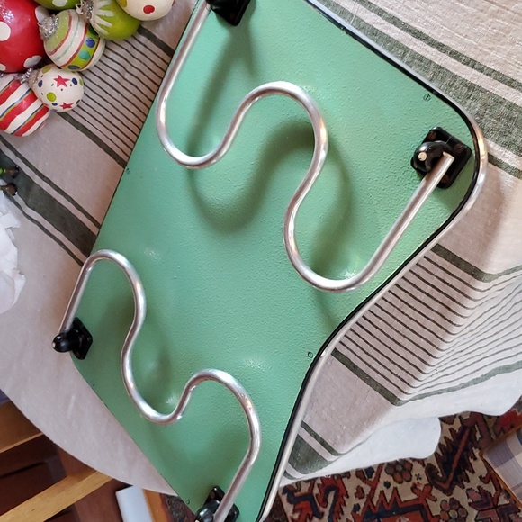 💥SOLD💥MCM Folding Tray - Picture 4 of 8